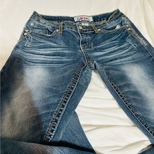 1st Kiss Women's Classic Blue Jeans.
Low rise skinny jeans